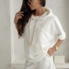 Bluza z kapturem biała krótki rękaw