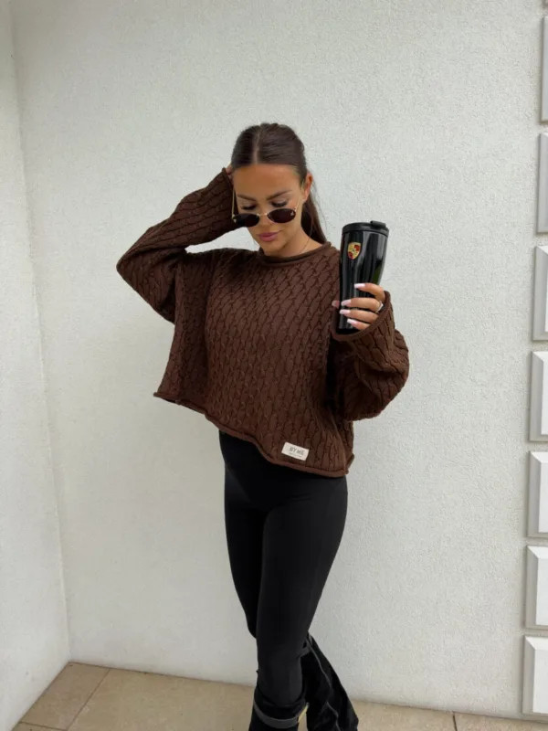 Sweter czekoladowy By Me warkocze - obrazek 6