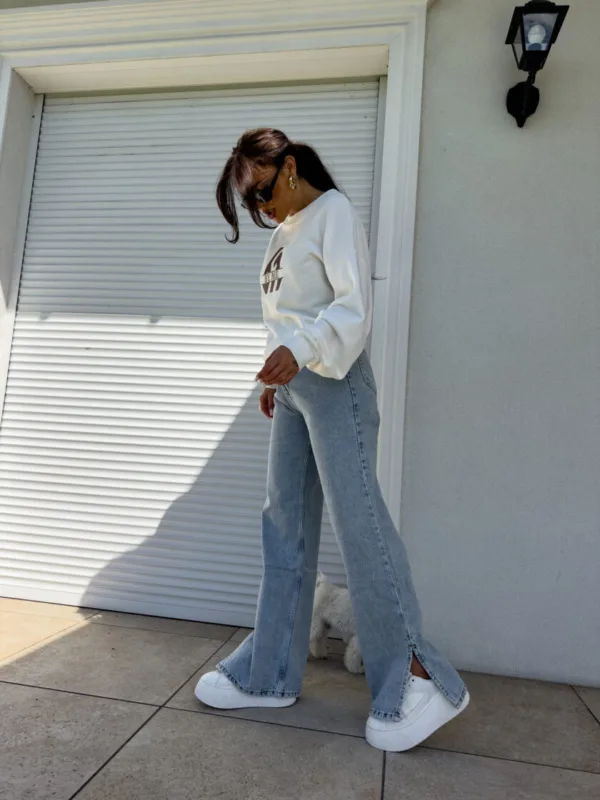 Spodnie jeansowe dzwony mom fit By Me - ciemny jeans - obrazek 5
