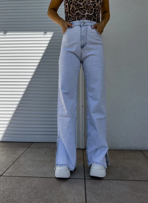 Spodnie jeansowe dzwony mom fit By Me - jasny jeans - obrazek 7