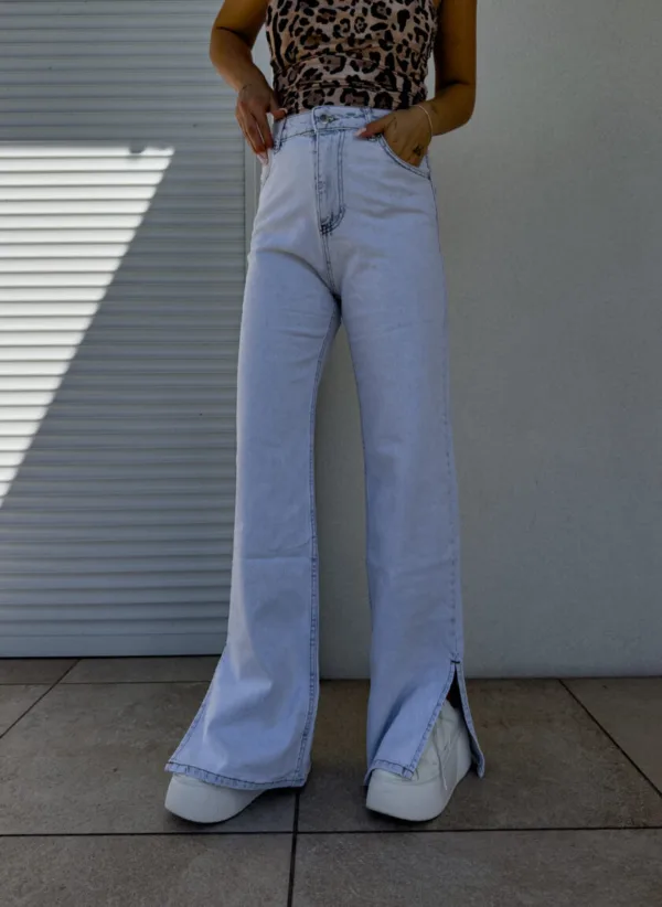 Spodnie jeansowe dzwony mom fit By Me - jasny jeans - obrazek 5