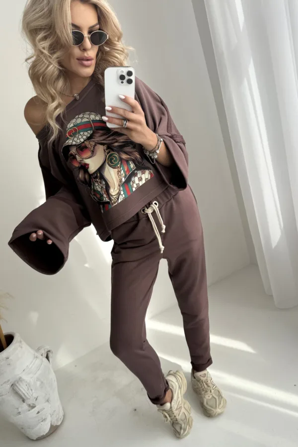 Bluza z nadrukiem Enjoy Queen czekoladowa - obrazek 2
